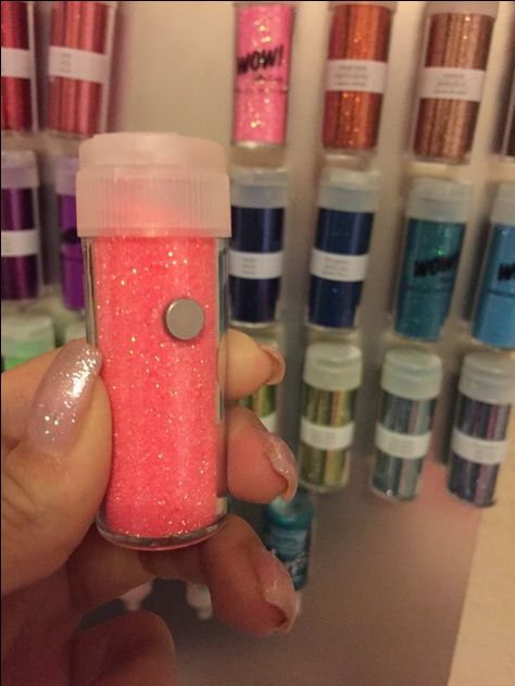 Beauty Salon Ideas, Glitter Storage, Nail Organization, Nail Room Ideas, Mobile Nails, Nail Station, Dress Glitter, Home Nail Salon, Nail Salon Decor