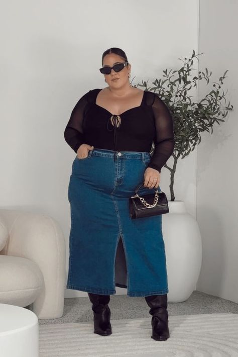 Long Denim Skirt: How to Wear & Make a Style Statement Jeans Outfit For Photoshoot, Long Denim Skirt Outfit Curvy, Denim Midi Skirt Outfit Plus Size, Long Denim Skirt Plus Size, Jean Skirt Plus Size Outfits, Long Denim Skirt Outfit Plus Size, Plus Size Jean Skirt Outfits, Long Skirt Outfits Plus Size, Denim Skirt Outfit Plus Size