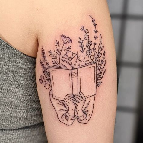 Gran Tattoo, Arkansas Tattoo, Bookworm Tattoo, Reading Tattoo, Book Lover Tattoo, Bookish Tattoos, Tattoo Design Book, Cute Tattoos For Women, Book Tattoo