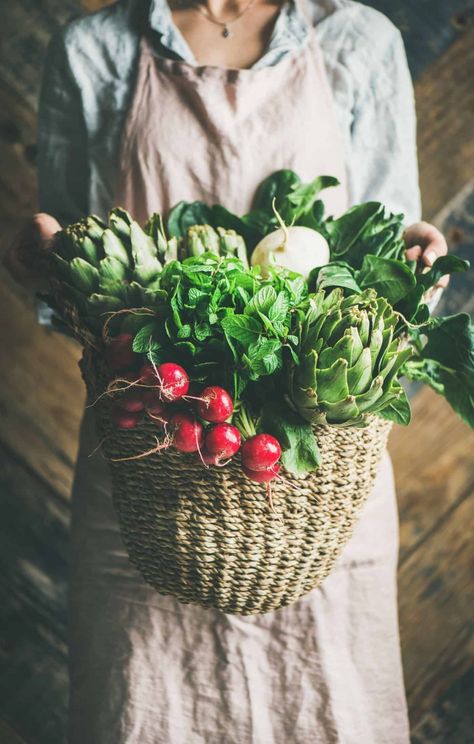 Nutrition Business, Farmhouse Life, Seasonal Vegetables, Female Farmer, Simple Nutrition, Wooden Barn, Garden Vegetables, Marketing Photos, Local Farmers Market