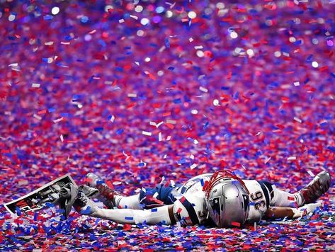 New England Patriots linebacker Brandon King lays in the confetti after winning Super Bowl LIII against the Los Angeles Rams. 📷Dale… Superbowl Aesthetic, Brandon King, Patriots Superbowl, Super Bowl Rings, Super Bowl Nfl, Super Bowl Sunday, Spike Heels, Los Angeles Rams, National Football League