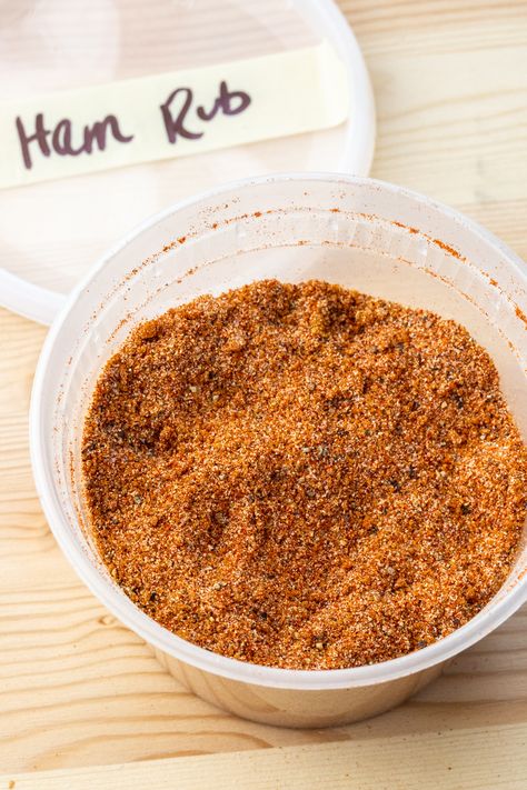 Smoked Ham Rub Recipe, Smoked Ham Recipes Smokers, Dinner Recipes Ham, Smoked Ham Recipes, Fresh Ham Recipe, Ham Seasoning, Recipes With Cooked Ham, Bbq Rub Recipe, Brown Sugar Ham