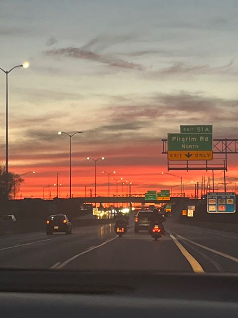 Highway Sunset Aesthetic, Sunset Pfp, Highway Aesthetic, Highway Photography, Sunset On The Road, Roadtrip Vibes, Highway Sunset, Aesthetic Scenery, Sunset Road