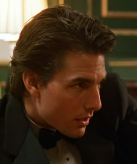 Tom Cruise in Eyes Wide Shut Tom Cruise Side Profile, Eyes Wide Shut Aesthetic, Tom Cruise Eyes Wide Shut, Tom Cruise Hairstyle, Tom Cruise Eyes, Tom Cruise Haircut, Lana Hot, Ethan Hunt, Brat Pack