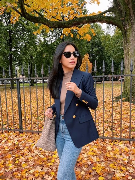 Ladies Navy Blazer Outfit, Business Casual Jeans And Blazer, Styling A Blue Blazer, Navy Blue Blazer Outfit Women Casual, Blue Blezars Outfit, Navy Blue Blazer And Jeans Outfit, Women Blue Blazer Outfit, Navy Tweed Blazer Outfit Women, Navy Plaid Blazer Outfit Women