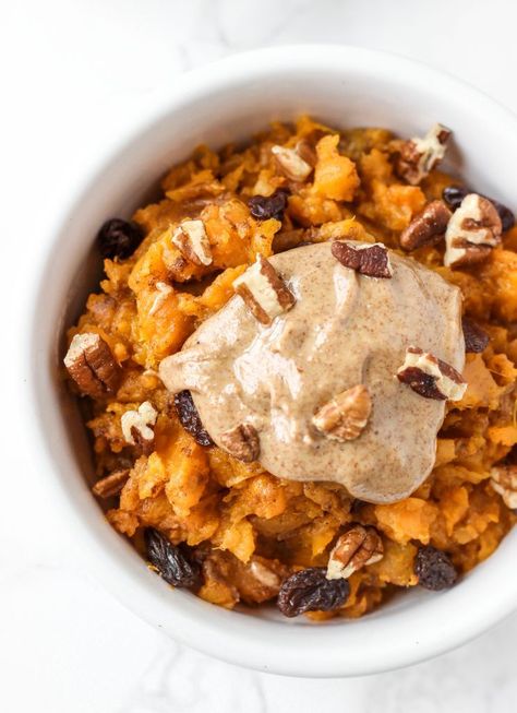 This sweet potato breakfast bowl is an easy, make-ahead healthy breakfast that reminds me of sweet potato casserole! // www.healthy-liv.com Breakfast Recipes Sweet Potato, Sweet Potato Pancake, Sweet Potato Breakfast Bowl, Potato Breakfast Bowl, Recipes Sweet Potato, Potato Pancake, Sweet Potato Bowls, Potato Breakfast, Healthy Breakfast Bowls