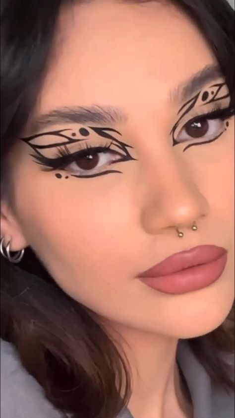 Different Eyeliner, Different Eyeliner Styles, Drag Make-up, Graphic Makeup, Rave Makeup, Eyeliner Styles, Swag Makeup, Dope Makeup, Eye Makeup Designs