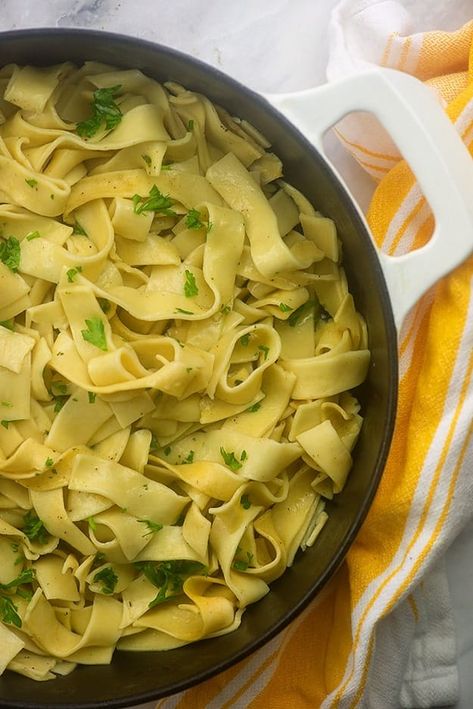 Amish Buttered Noodles, Amish Butter Noodles, Amish Buttered Noodles Recipe, Egg Noodle Side Dish, Amish Egg Noodles, Noodle Meals, Egg Noodle Recipe, Amish Noodles, Egg Noodles Recipe