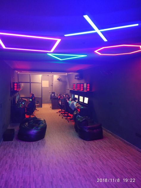 Gaming Cafe, Playstation Room, Games Room Inspiration, Gaming Lounge, Gaming Center, Game Cafe, Arcade Room, Nightclub Design, تصميم داخلي فاخر