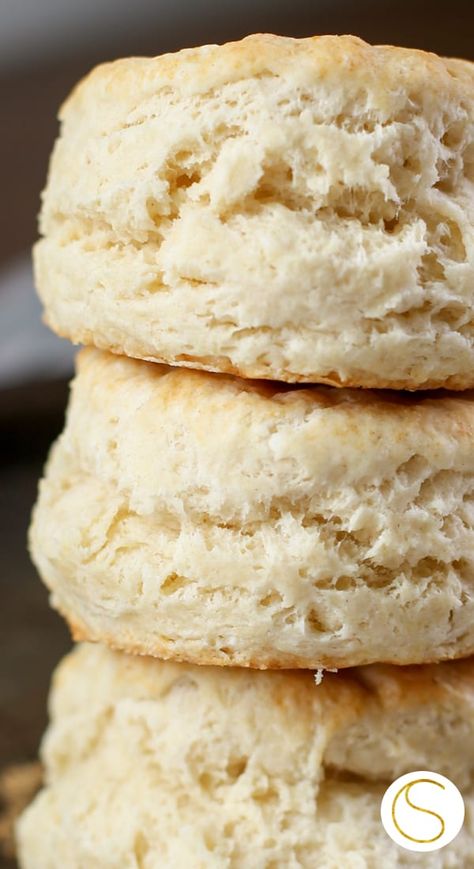 Scratch Biscuits, Homemade Biscuits From Scratch, Biscuit Recipes Dinner, Biscuits Homemade, Easy Homemade Biscuits, Biscuits From Scratch, Resepi Roti, Homemade Biscuits Recipe, Homemade Baking