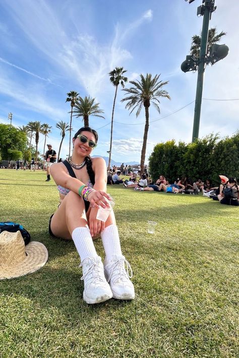 Julia Vaness at Coachella Valley Music Festival Festival Poses, Coachella Music Festival, Coachella Music, Female Poses, What To Pack, Packing List, Music Festival, Festival, Music