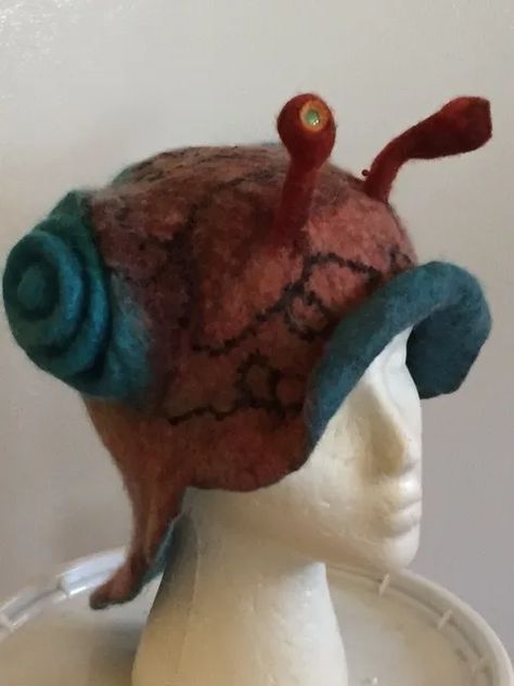 Wet Felted Hats, Snail Accessory, Chaotic Fashion, Fiber Studio, Crochet Snail, Felting Ideas, Pearl Shop, Diy Hat, Wet Felting