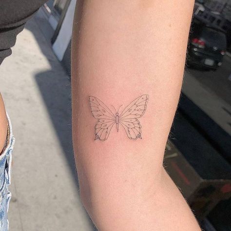 Rad Tattoos, Family First Tattoo, Left Arm Tattoos, Tattoo Placements, Tattoo Concepts, Muster Tattoos, Fine Line Tattoo, Inspiration Tattoos, Disney Tattoo