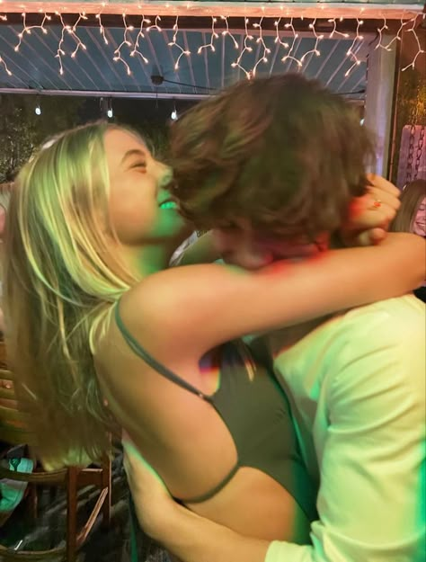 Teenage Love, Couples Vibe, Teen Love, My Kind Of Love, The Love Club, Cute Couples Photos, Boyfriend Goals, Relationship Goals Pictures, Love Club