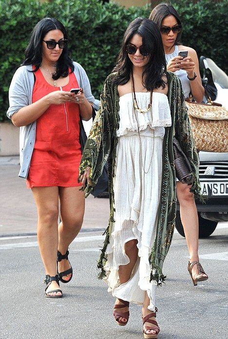 973a5f0ccbc4ee3524ccf035d35b284bdesc40715228ri Vanessa Hudgens Outfits, Looks Hippie, Vanessa Hudgens Style, Shabby Chic Clothes, Boho Styl, Y2k Boho, Goddess Dress, Dream Style, Vanessa Hudgens