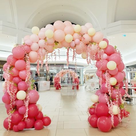 Balloon Arch Entrance Door, Balloon Arch Flowers, Quinceanera Pink Theme, Balloon Arch Entrance, Debut Decorations, Birthday Debut, Wedding Balloon Arch, 18th Debut, Pink Balloon Arch