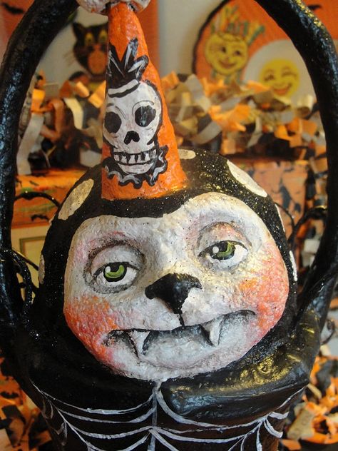 Fat Spider in a Basket by hophopjingleboo on Etsy Halloween Fangs, Company Halloween, Bethany Lowe Halloween, Folk Art Cat, Cat Skeleton, Cat Candy, Halloween Folk Art, Halloween Collectables, Fun Ornaments