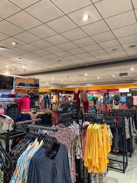 Central mall jp nagar #shopping Mbd Mall Ludhiana, Indian Mall Snapchat Story, Zudio Shopping Women Snap, Blue Tang Fish, Sm Mall, Tang Fish, Shopping Pictures, Blue Tang, Mall Outfit