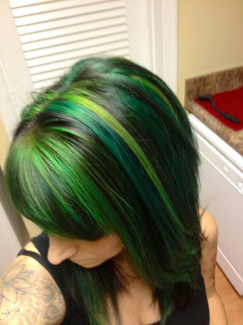 Funky green hair<3 Green Peakaboo Hair, Lime Green Hair Ideas, Dyed Hair Green And Black, Blue And Green Chunky Highlights, Green Hair Color Ideas For Brunettes, Green Hair With Blue Highlights, Blue And Green Streaks In Hair, Color Hair Inspo Aesthetic, Green Hair With Black Highlights