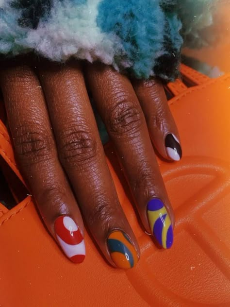 Nail Colors Inspiration, Mixed Length Nails, Multi Color Gel Nails, Short Retro Nails, Eclectic Nails Short, 70s Style Nails, Simple Colorful Nails, 70’s Nails, Abstract Nail Art Short Nails