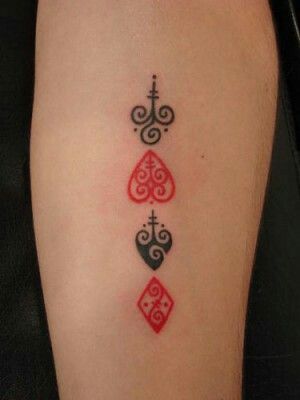 Club playing card suit tattoo Playing Card Tattoos, Vegas Tattoo, Club Tattoo, Card Tattoo Designs, Geniale Tattoos, Gambling Tattoo, Card Tattoo, Neck Tattoo, Tattoos With Meaning