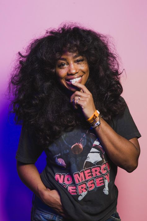 Sza Hair, Blue Black Hair Dye, Blue Black Hair, Black Hair Dye, Cute Curly Hairstyles, Black Wig, Hair Crush, Black Power, Long Curly Hair