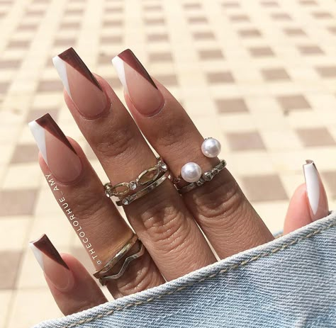 Brown Nail Ideas Acrylic Short, Fall Nails Ideas Acrylic Coffin Long, Brown Nails Inspo Coffin, Almond Nails Fall Colors Matte, Square Nail Designs Brown, Simple Brown Acrylic Nails, Simple Fall Acrylic Nail Ideas, Square Dip Nail Designs, Fall Acrylic Nails Ideas Short