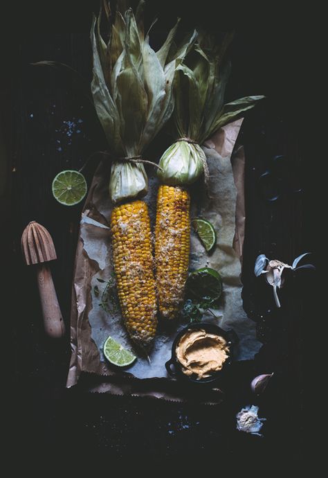 Corn on the cob with chili garlic butter, parmesan cheese and lime - Call Me Cupcake Call Me Cupcake, Mint Sauce, Food Photography Inspiration, Roasted Corn, Vegan Pizza, Corn On The Cob, Food Photography Styling, Garlic Butter, Beautiful Food