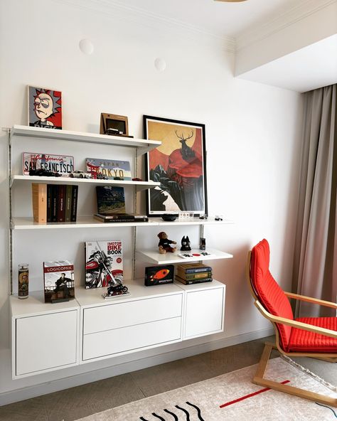 Burak AYDIN | It is not a vitsoe 606. It is a ikea hack, combination boaxel and eket. #vitsoe606 #vitsoe #ikea #ikeahack #boaxel #eket #homeoffice… | Instagram Boaxel Ikea Ideas Books, Eket Drawers Hack, Ikea Boaxel Living Room, Boaxel Living Room, Eket Hack Ikea, Ikea Boaxel Hacks, Ikea Eket Ideas, Ikea Ideas Living Room, Eket Ikea Ideas Living Room