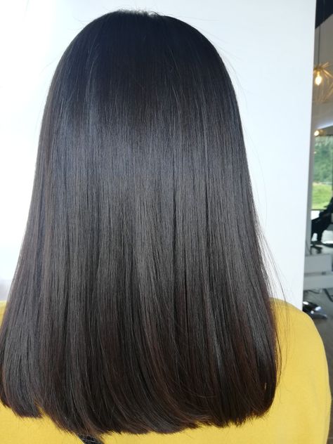 Shoulder Length Straight Haircut, Black Hair Medium Length, Haircut And Color Ideas, Medium Length Straight Hair, One Length Hair, Sleek Short Hair, Thick Hair Cuts, Straight Hair Cuts, Long Silky Hair