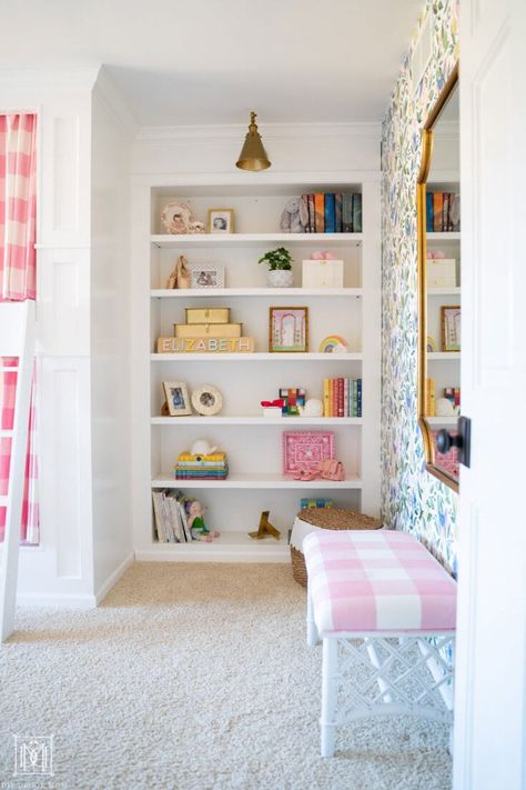 Girls Bookshelf, Bedroom Elegant, Diy Bunk Bed, Bookshelves In Bedroom, Shared Girls Bedroom, Bunk Beds Built In, Bookcase Diy, Elegant Girls, Decorating Bookshelves