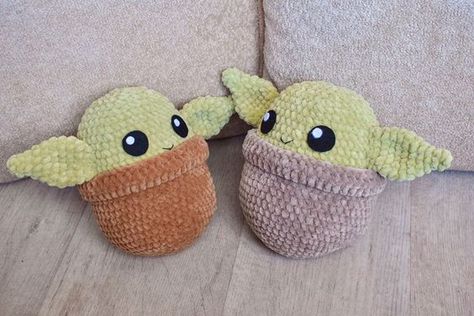 Crochet stuffed animals Squishmallow Pattern, Boyfriend Crochet, Gamer Crochet, Crochet Squishmallow, Baby Yoda Pattern, Plushie Inspiration, Crochet Baby Yoda, Crochet Pictures, 2024 Crochet