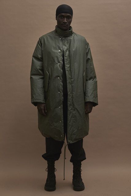 Yeezy, Look #14 Yeezy Season 3, Green Clothes, Yeezy Fashion, F Men, Yeezy Season, West New York, Monochrome Fashion, Madison Square Garden, Fall Winter 2016