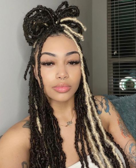 Faux Locs Extensions, Locs Extensions, Soft Locs, Twisted Hair, Faux Locs Hairstyles, Box Braids Hairstyles For Black Women, Cute Box Braids Hairstyles, Protective Hairstyles Braids, New Hairstyle