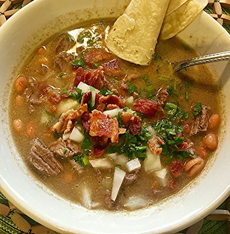 Carne En Su Jugo Mexican Beef Soup, Pork Sausage Recipes, Tomatillo Sauce, Traditional Mexican Food, Mexican Beef, Mexican Soup, Hispanic Food, Beef Soup, Flank Steak