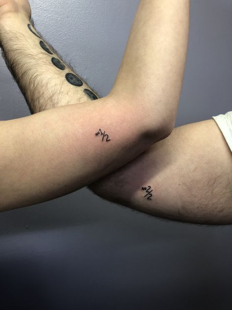 Small Brother Sister Tattoo, Tattoo Brother Sister, Brother Sister Tattoo Sibling, Brother And Sister Tattoos, Matching Bff Tattoos, Small Sister Tattoos, Father Daughter Tattoos, Twin Tattoos, Brother Sister Tattoo