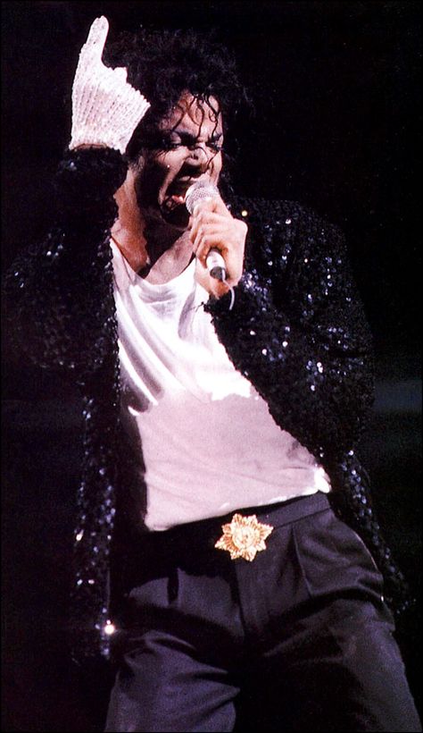 Michael Billie Jean ❤️ Michael Jackson Billie Jean, Billie Jean Michael Jackson, Michael Jackson Bad Tour, Michael Jackson Bad Era, Michael Jackson Wallpaper, Photos Of Michael Jackson, Jackson Bad, Michael Jackson Smile, Michael Jackson Bad