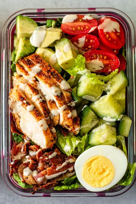 Cobb Salad Meal Prep, Easy Cobb Salad, Recipes For Meal Prep, Cobb Salad Recipe, Plats Healthy, Salad Meal Prep, Healthy Lunch Meal Prep, Resep Diet, Idee Pasto