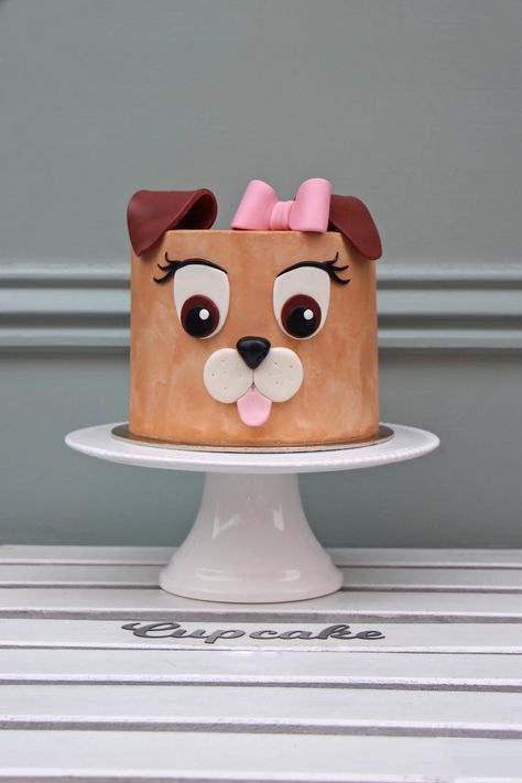 Dog Theme Cake, Dog Themed Cake, Puppy Birthday Cakes, Dog Birthday Cake, Girl Birthday Themes, Puppy Birthday, Dog Cake, Birthday Themes, 3rd Birthday Parties