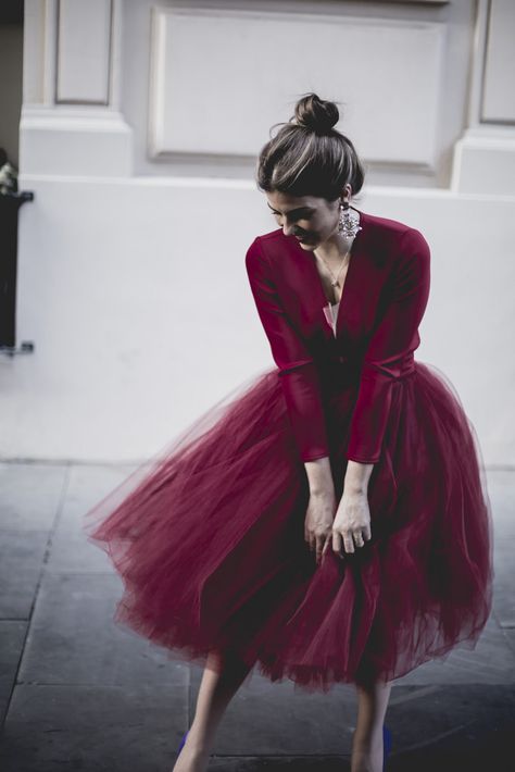 Burgundy Tulle Skirt, Tulle Skirt Wedding, Skirt Bridesmaid Dresses, Tulle Skirt Bridesmaid, Trendy Taste, Tulle Skirts Outfit, Gonna In Tulle, Mode Hippie, Burgundy Skirt