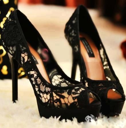 Black Wedding Shoes Bride Heels, Black Wedding Heels Brides, Goth Wedding Shoes, Black Wedding Shoes Bride, Unorthodox Wedding, Gothic Wedding Shoes, Black Lace Pumps, Gothic Hair, Black Lace Heels