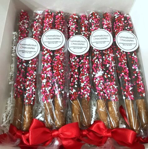 Pretzel Rods Dipped Valentines, Valentine Dipped Pretzels, Valentine Pretzel Rods, Valentine Chocolate Packaging, Valentines Teacher Gifts, Teacher Valentines Day Gifts, Valentine Pretzels, Valentine Dinner Decorations, Valentines Goodies