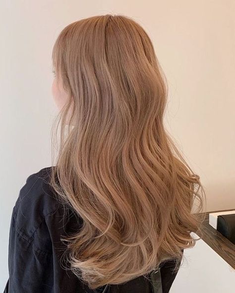 Coffee Hair Color, Beige Hair Color, Coffee Hair, Beige Hair, Korean Hair Color, Brown Hair Inspo, Hair Color Streaks, Honey Blonde Hair, Honey Hair