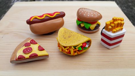 Play Doo, Polymer Clay Home Decor, Clay Home Decor, Food Clay, Art Magnets, Clay Moulding, Food Sculpture, Clay Magnets, Fimo Polymer Clay