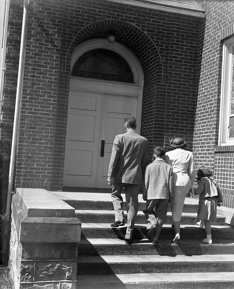 Why You Should Go to Church (Even If You're Not Religious) | Art of Manliness Family Going To Church, Christian Woman Encouragement, Going To Church, Go To Church, Biblical Marriage, Art Of Manliness, Women Church, The Better Man Project, Healthy Marriage