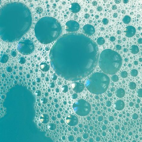 Full Frame Shot Of Soap Sud Soap Bubbles Aesthetic, Water Photography Ideas, Bubble Bath Aesthetic, Round Drawing, Galaxy Art Painting, Fragrance Free Shampoo, Soap Foam, Soap Suds, Soap Art