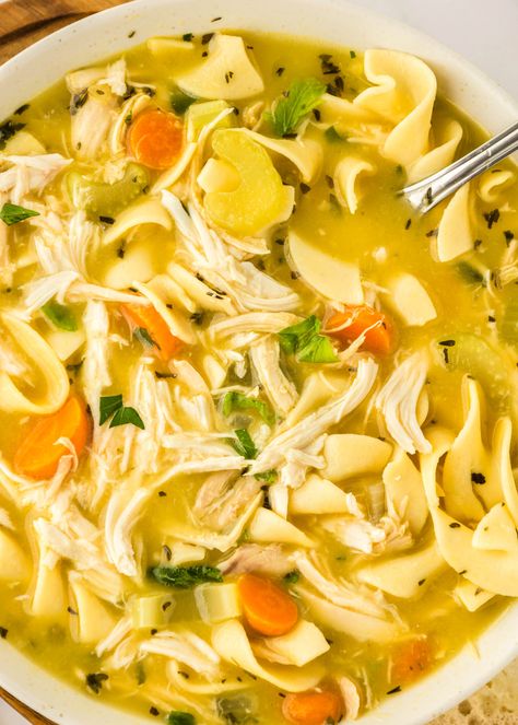 The ultimate comfort food, Chicken Noodle Soup that you can make in no time and is perfect for a chilly night. Chicken Noodle Soup With Rotini Noodles, Easy Dinners When Your Sick, Soups When Sick, Soup Chicken Noodle, Chicken Noodle Soup Recipe Homemade, Best Chicken Noodle Soup, Chicken Noodle Soup Crock Pot, Creamy Chicken Noodle Soup, Chicken Noodle Soup Easy