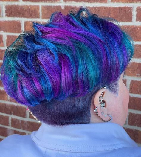 Galaxy Short Hair, Galaxy Hair Color Short, Hair Color Pixie Cut, Galaxy Hair Color, Bright Blue Hair, Cute Pixie Cuts, Vivid Hair, Funky Hair, Galaxy Hair