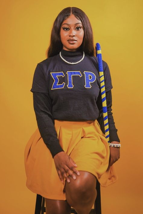 Sigma Gamma Rho Photoshoot, Sgrho Photoshoot, Hoco Photoshoot, Poodle Fashion, Sigma Woman, Pretty Poodles, Sigma Gamma Rho, Pics Inspo, Grad Pics