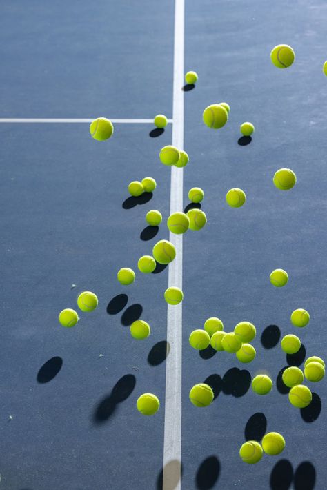 What should you do with your old tennis balls? Tennis Balls Aesthetic, Tennis Aesthetic Vintage, Tennis Aesthetic, Ball Aesthetic, Tennis Life, Recycling Machines, Soccer Balls, Tennis Balls, Done With You